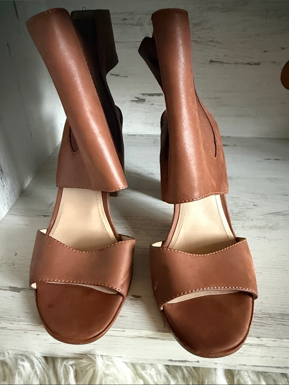Pour La Victoire Tan Brown Open-Toe Block Heel Sandals
